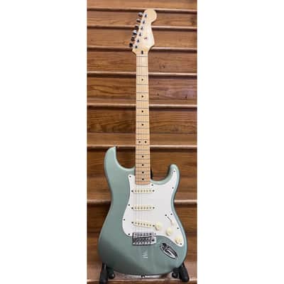 SECONDHAND Fender 2001 Standard Stratocaster, Made in Mexico - Sage Green Metallic image 2