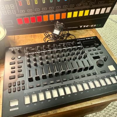 Roland TR-8S AIRA Rhythm Performer with Sample Playback 2018 - Present - Black