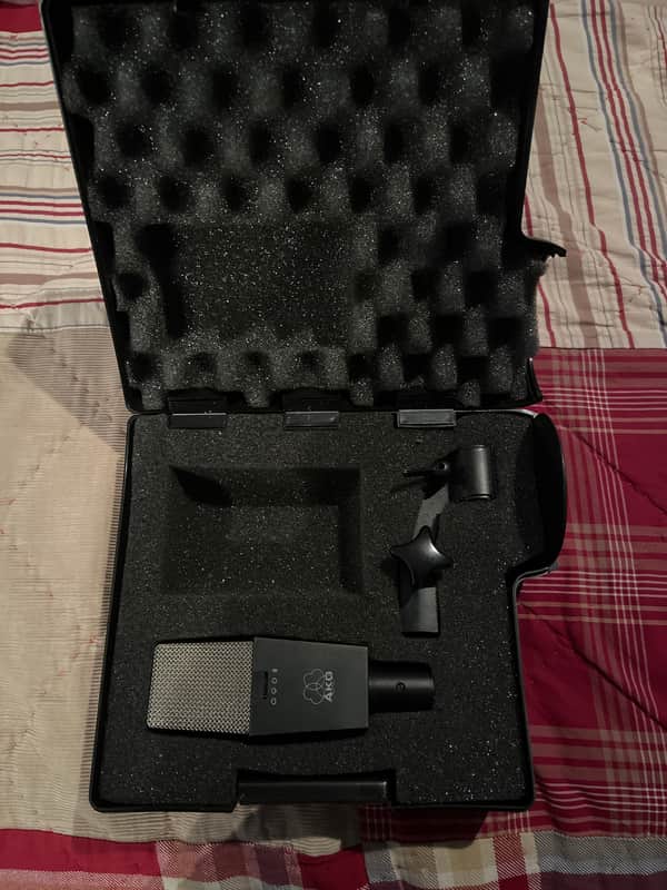 AKG C414 B ULS Large Diaphragm Multipattern Condenser Microphone 1990s - Black