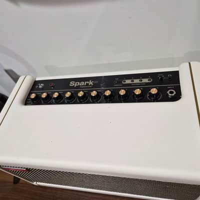 Positive Grid Spark 40 40-Watt 2x4" Modeling Guitar Combo 2021 Pearl White image 4