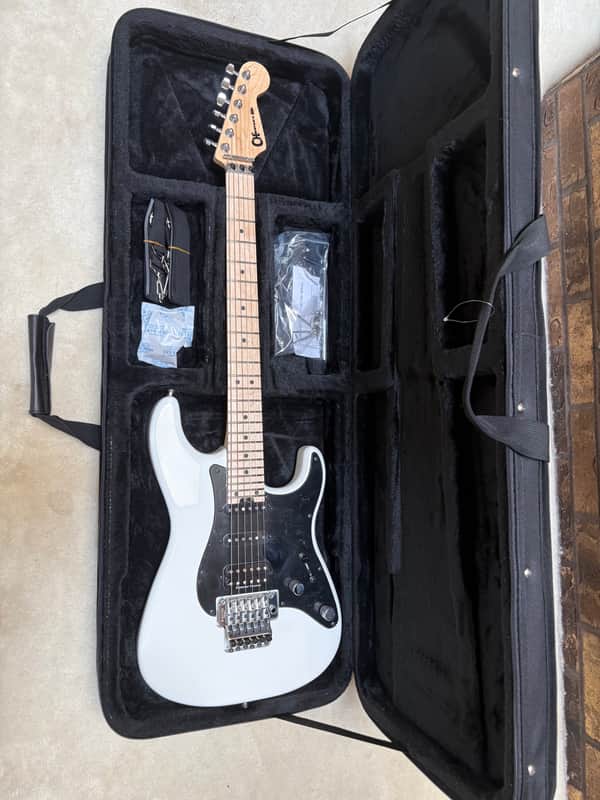Charvel MJ So-Cal Style 1 HSS FR M - Snow White