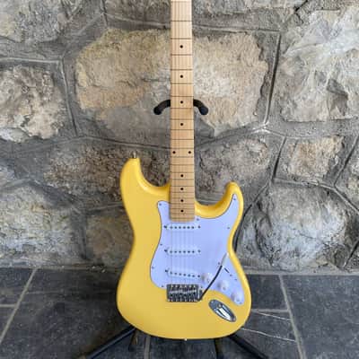 Vision Stratocaster ST5 Electric Guitar Starter Kit - Yellow - NEW image 3