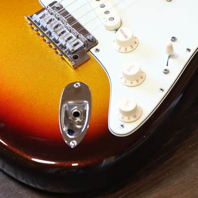 MINTY! 2014 Fender American Deluxe Stratocaster Plus Mystic 3-Color Sunburst w/ Personality Cards + COA OHSC image 5