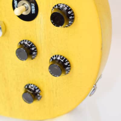 2006 Gibson Les Paul Faded Double Cutaway Electric Guitar, TV Yellow image 5