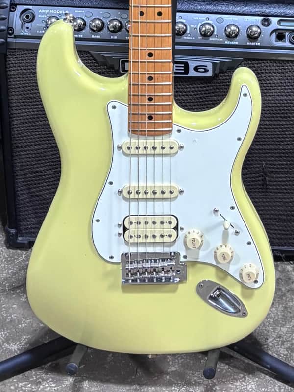 Fender Player II Stratocaster 2024 - Hialeah Yellow