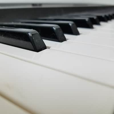 Yamaha YPR-7 61-Note Portable Piano Keyboard image 8