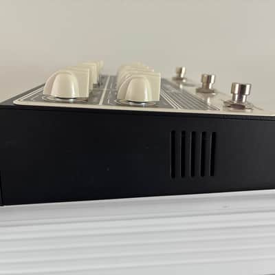 Tone King Imperial Preamp 2025 - Present Cream / Black image 4