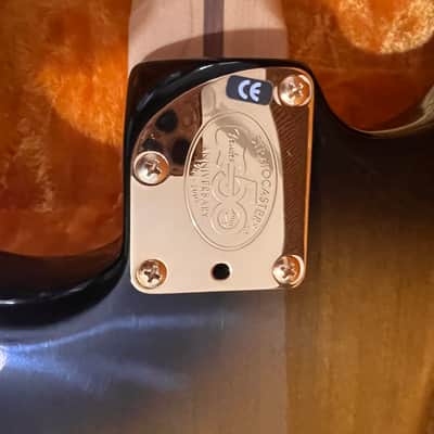 Fender 50th Anniversary American Deluxe Stratocaster 2004 - Sunburst image 3