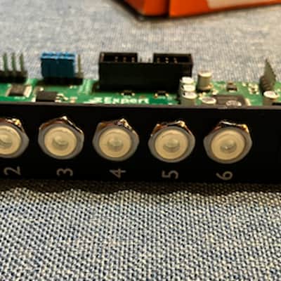 Expert Sleepers ES-6 MK3 CV / Lightpipe Interface Eurorack Synth Module 2021 - Present - Black Bild 2