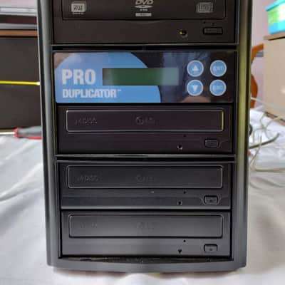 Pro dvd duplicator in excellent condition - 2000's image 1