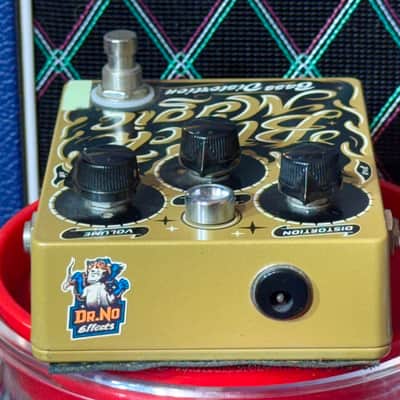 Dr NO Effects BLACK MAGIC BASS DISTORSION  Signed for “Big Al”  Founder of Al’s Music Factory by Roel Aben  2005 image 9