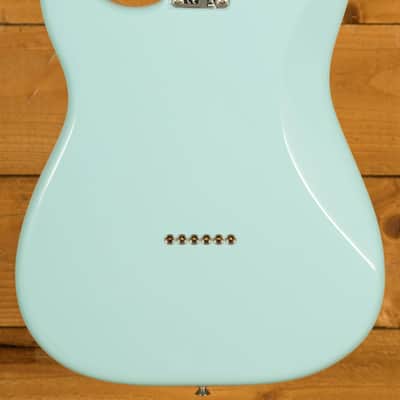 Fender Tom DeLonge Stratocaster - Rosewood - Daphne Blue image 2