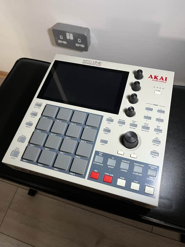 Akai MPC One Standalone MIDI Sequencer Retro Edition 2021 - Present - Grey image 1