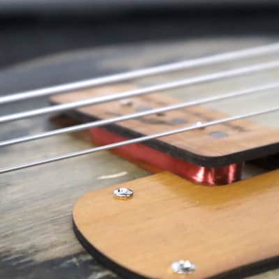 Lefty New Perspectives Music Lutes Bass  - Left Handed image 8