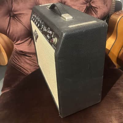 Fender Vintage Vibro Champ 1x8 Tube Combo Guitar Amp (Pre-Owned) image 4