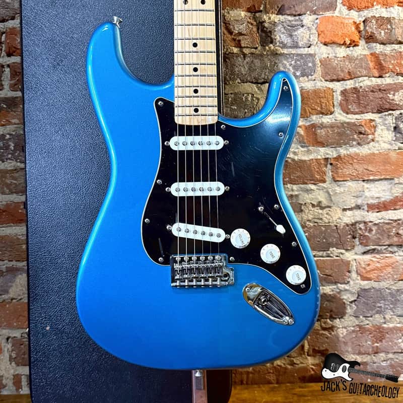 Fender Standard MIM Stratocaster Electric Guitar w/ HSC (2010s - Lake Placid Blue)