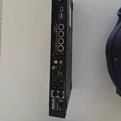 Akai MPC Live Standalone Sampler / Sequencer 2017 - 2020 - Black image 4