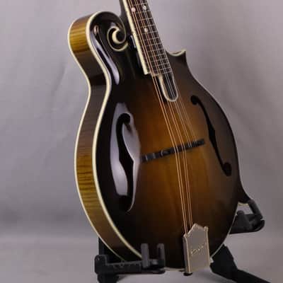 Bourgeois M5-F-SB: F-style, F-hole Mandolin (Sunburst) Aged Tone Adirondack Spruce Top, Aged Tone European Maple back and sides. 2026 image 6