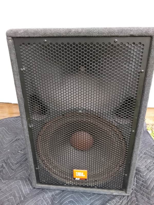 JBL Mpro 215 2010 - Gray carpet image 1