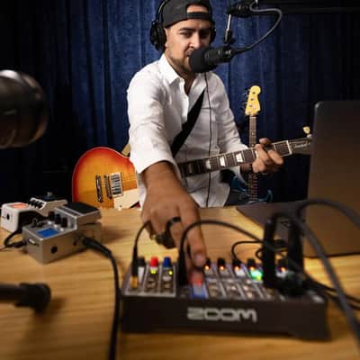 LiveTrak L6 10-Track Digital Mixer / Recorder image 3