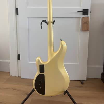 Vintage 1982 Ibanez MC924-PW Musician Bass - Polar White image 3