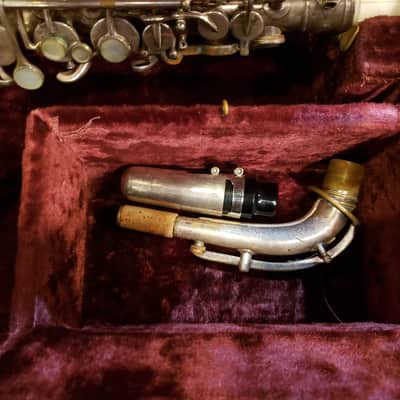 1914 Frank Holton Alto Saxophone - 22XXX image 2