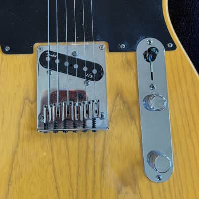 Fender American Deluxe Telecaster 2011 - 60th Anniversary Edition - Butterscotch Blonde | Ash Body | Maple Fingerboard image 2