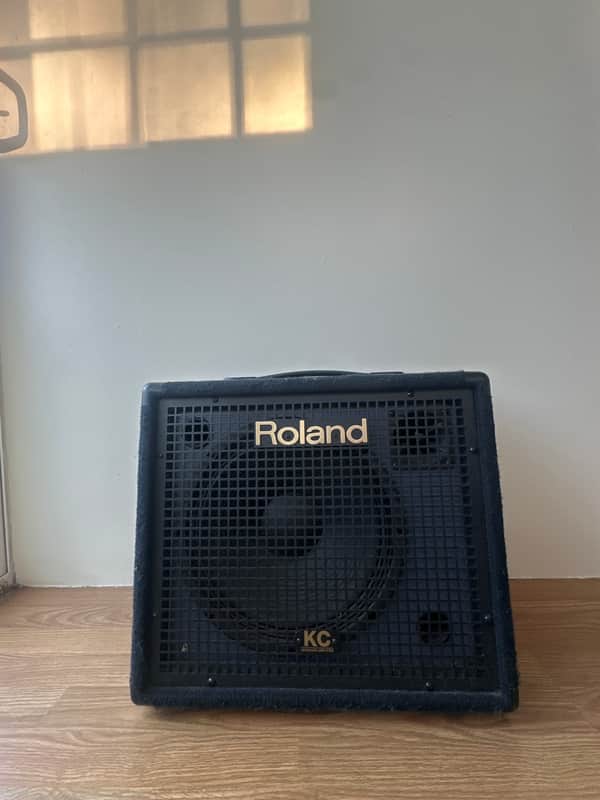 Roland KC-150 4-Channel 65-Watt 1x12