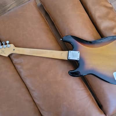 Squier Mini Stratocaster 3/4 Size Tobacco Sunburst 2018 Indonesia image 9