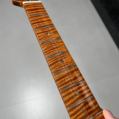 5a Round stainless steel 22 frets Roasted flame Maple guitar neck 25.5inch hole 10mm gloss