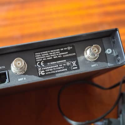 Sennheiser Sennheiser EM100 G2 True Diversity Receiver – Professional Wireless Performance image 4