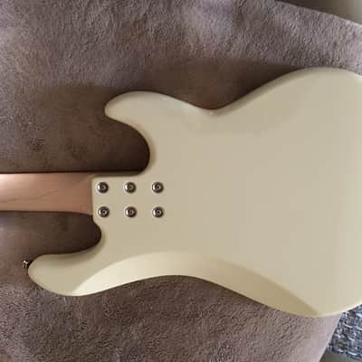 G&L USA LB-100 lefty Vintage White image 3