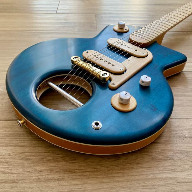 Ceci Domino 2021 Blue image 1