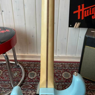 Fender Limited Edition Tom Delonge Signature Strat RW 2024 - Daphne Blue image 7