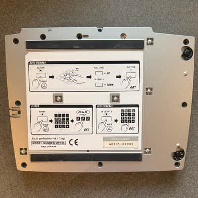 Akai MPD16 2000s - Silver image 10