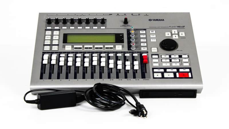 YAMAHA AW16G プロフェッショナルオーディオワークステーション Yamaha AW16G MTR 16-Track Multitrack recorder Digital workstation