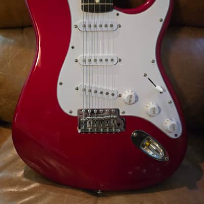 Fender Standard Stratocaster with Rosewood Fretboard 1998 - 2005 - Midnight Wine image 2