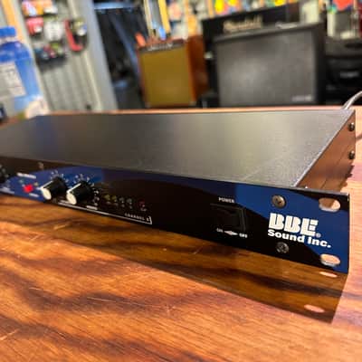 BBE 482 Sonic Maximizer 2000s - Black and Blue image 3