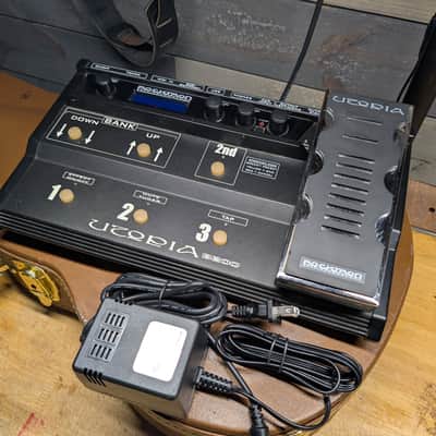 Rocktron Utopia B200 Bass Guitar Multi Effects Pedal With PSU image 1