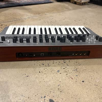 Korg Minilogue 4-Voice Polyphonic Analog Synthesizer 2016 - Present - Silver image 2