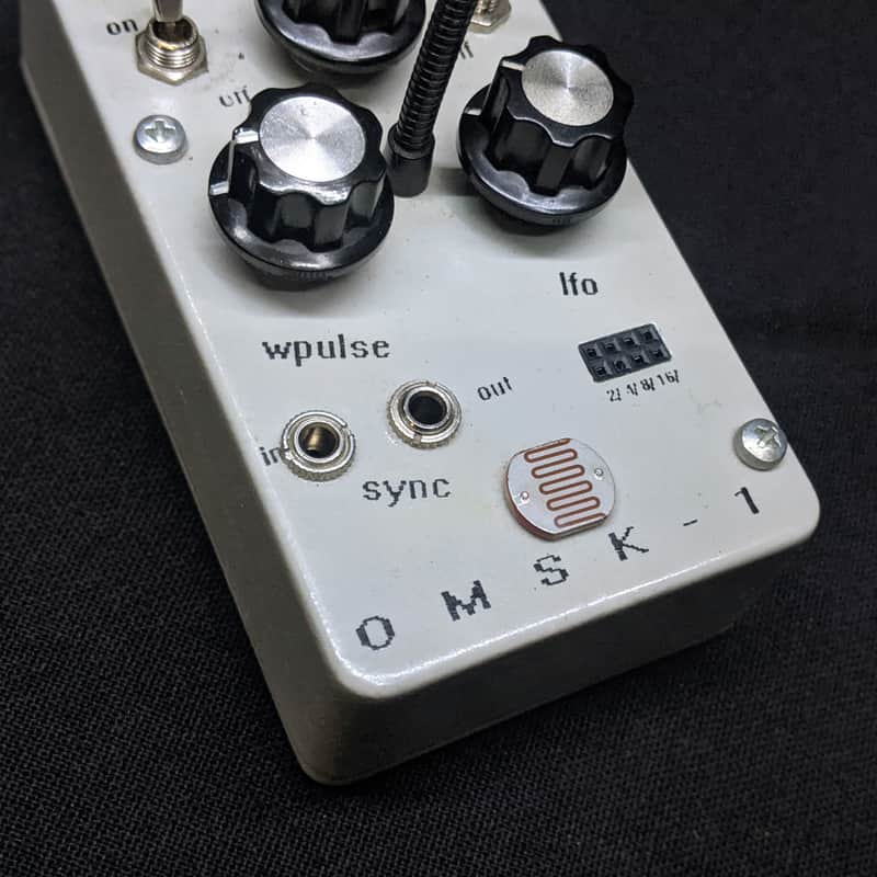 OMSK-1 – Light-Controlled Optical Drone Synth image 1