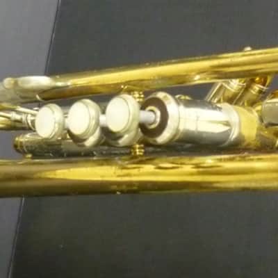 Trompeta Bach Stradivarius 37 Corporation en buen estado image 10