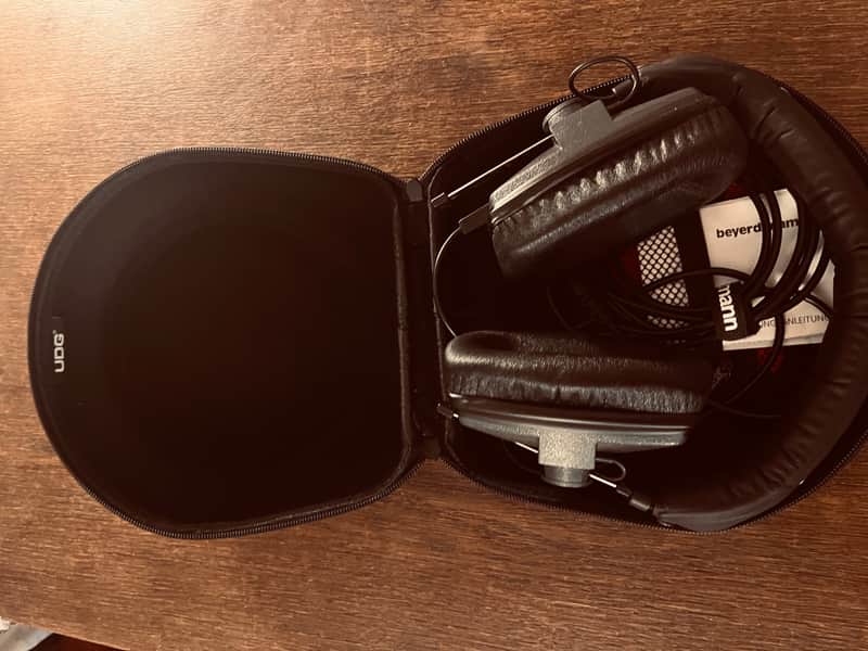 Beyerdynamic DT 150 with case #2 image 1