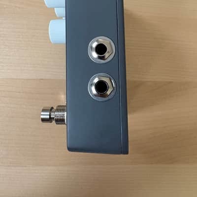Electro-Harmonix Bass Mono Synth 2019 - Present - Gray image 2