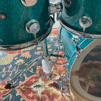 DW Collector's Series 4-Piece Shell Pack 10", 12", 16" 22" Drum Kit, Teal Glass image 9
