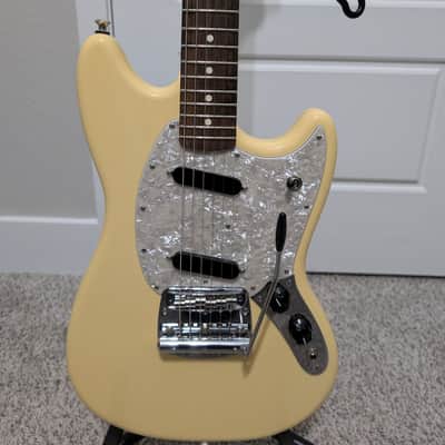 Fender American Performer Mustang with Rosewood Fretboard 2018 - Present Vintage White image 1
