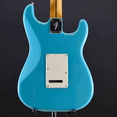 Fender Player II Stratocaster Left Hand Maple Aquatone Blue image 7