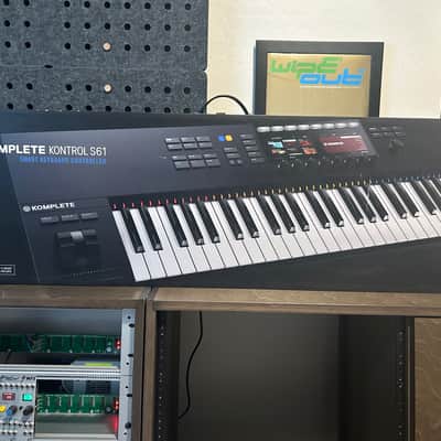 Native Instruments Komplete Kontrol S61 Mk2 2010s - Black image 12