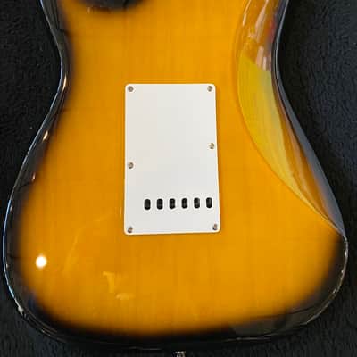 Fender JV Modified '50s Stratocaster HSS 2-Tone Sunburst Fender JV Modified '50s Stratocaster HSS 2-Color Sunburst #JV004940 (7lbs, 9.3oz) image 10