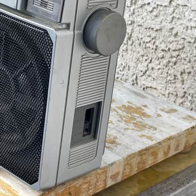 Vintage SANYO M9975 Boom Box Cassette Recorder Stereo Radio Portable FOR PARTS OR REPAIRS image 9